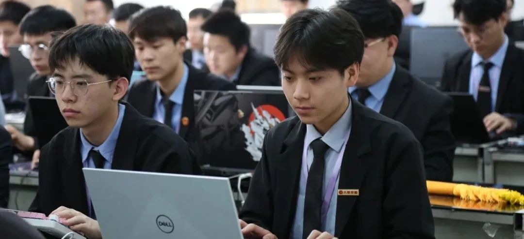 江蘇大數(shù)據(jù)培訓(xùn)機(jī)構(gòu)哪個(gè)口碑好推薦八維職業(yè)學(xué)校的理由