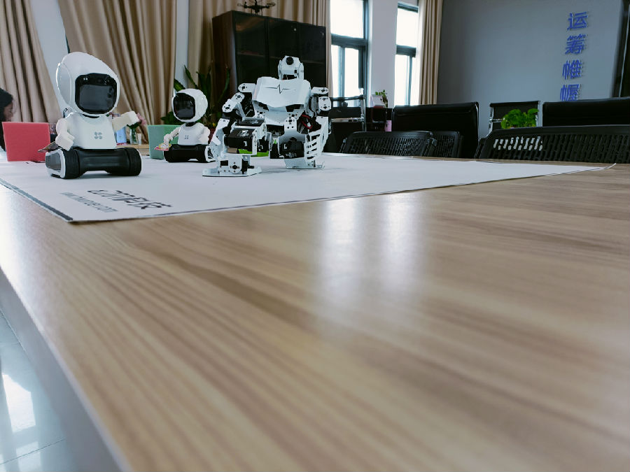 江蘇宿遷八維學校：機器人教育的創新高地，引領智能科技新潮流！